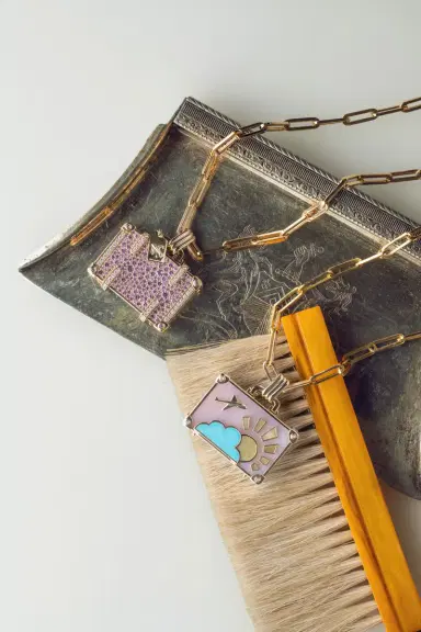 NEVERNOT Large Pink Sapphire Travel Necklace | Thumbnail 9