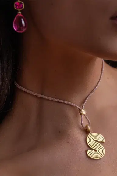LEIGH MAXWELL Large Ridged Initial Pendant | Thumbnail 2