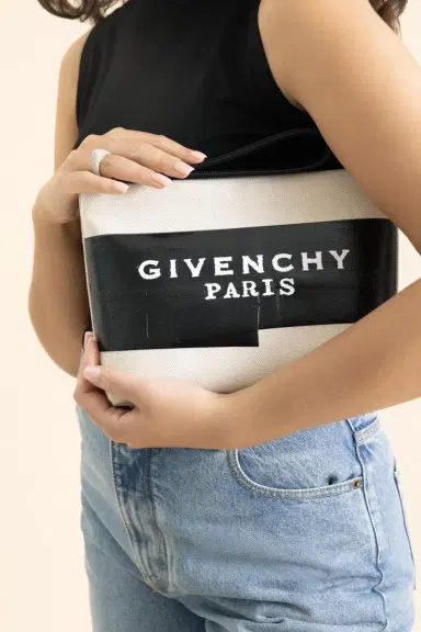Givenchy Logo Pouch Clutch | Thumbnail 4