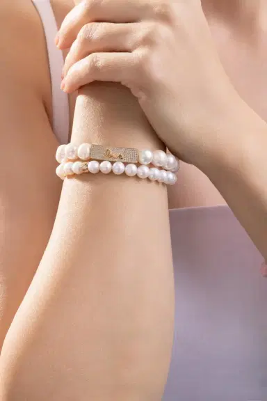 Sydney Evan Love Script Pearl Charm Bracelet | Thumbnail 3