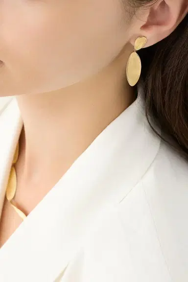 MARCO BICEGO Lunaria Twist Earrings | Thumbnail 2 MARCO BICEGO Lunaria Twist Earrings | Thumbnail 2