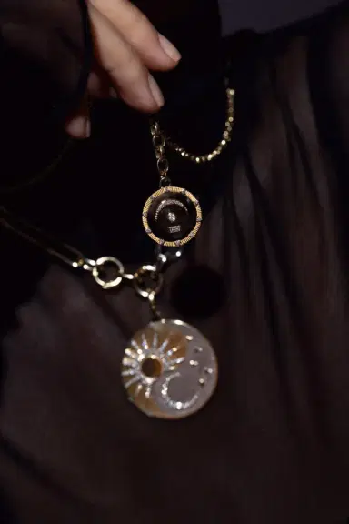 Foundrae Medium Bird's Eye Internal Diamond Compass - Pause | Thumbnail 2