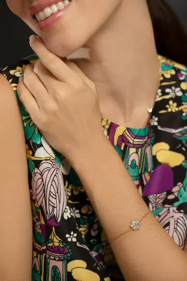 Bayco Medium Diamond Flower Chain Bracelet | Thumbnail 3