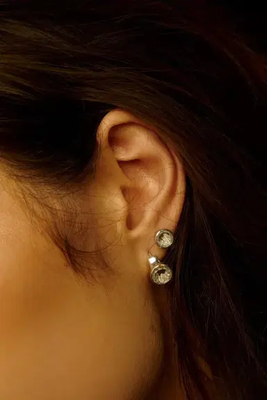 MORITZ GLIK Neue Circle Stud Earrings | Thumbnail 2