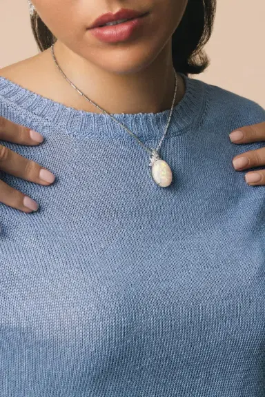 YEPREM Opal Diamond Pendant Reign Necklace | Thumbnail 2 YEPREM Opal Diamond Pendant Reign Necklace | Thumbnail 2