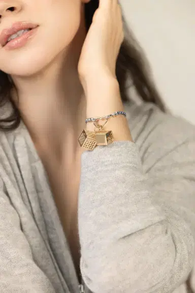 Marla Aaron Our Charmed Box Pendant | Thumbnail 3