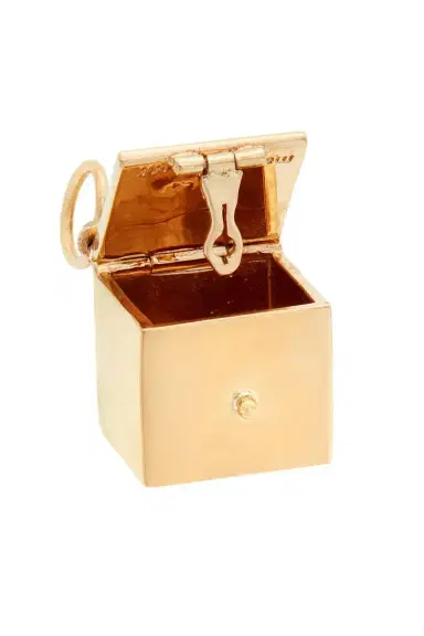 Marla Aaron Our Charmed Box Pendant | Thumbnail 5