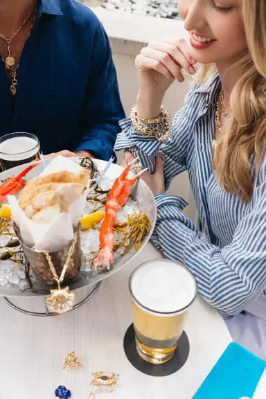 Foundrae Oval Link Chain Bracelet | Thumbnail 2