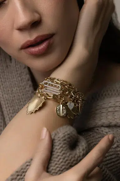 Foundrae Oversized Heart Token Clip Bracelet | Thumbnail 3