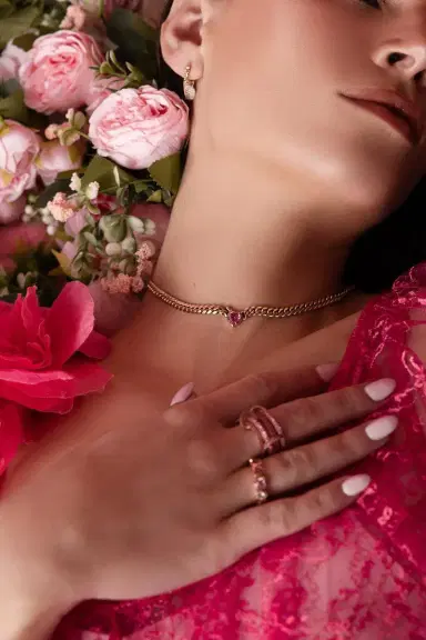 LOGAN HOLLOWELL Pink Sapphire Cuban Chain Choker Necklace | Thumbnail 3 LOGAN HOLLOWELL Pink Sapphire Cuban Chain Choker Necklace | Thumbnail 3