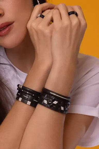 ROBERTO DEMEGLIO Pura Matte Diamond Bezel Black Ceramic Stretch Bracelet | Thumbnail 2
