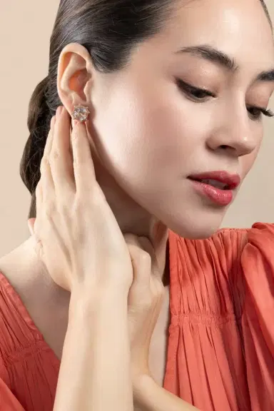 GOSHWARA Rock Crystal Asscher Gossip Stud Earrings | Thumbnail 3 GOSHWARA Rock Crystal Asscher Gossip Stud Earrings | Thumbnail 3