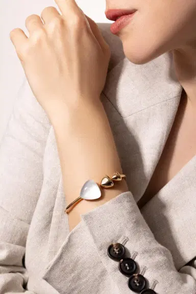 Vhernier Rock Crystal Mother of Pearl Bracelet | Thumbnail 4