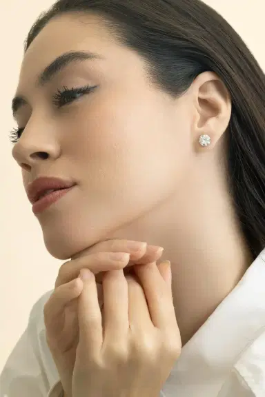 KWIAT Round Diamond Stud Earrings - 4.04ct | Thumbnail 4