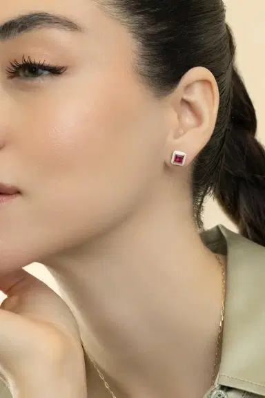 GOSHWARA Rubellite Stud Earrings | Thumbnail 4