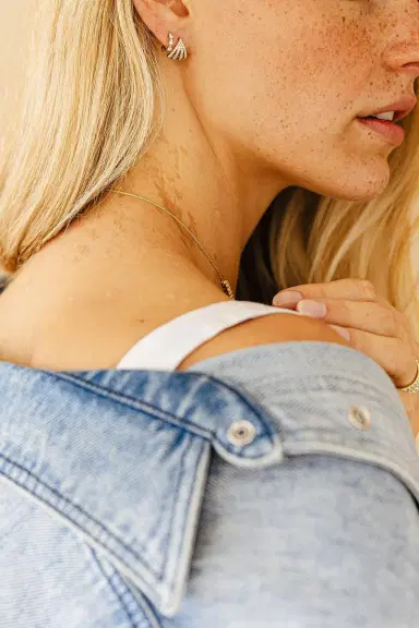 DANA REBECCA DESIGNS Sarah Leah Four Burst Huggie Earrings | Thumbnail 2 DANA REBECCA DESIGNS Sarah Leah Four Burst Huggie Earrings | Thumbnail 2