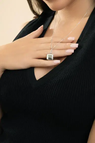 MONICA RICH KOSANN Slim Cushion Viv Locket Necklace | Thumbnail 4 MONICA RICH KOSANN Slim Cushion Viv Locket Necklace | Thumbnail 4
