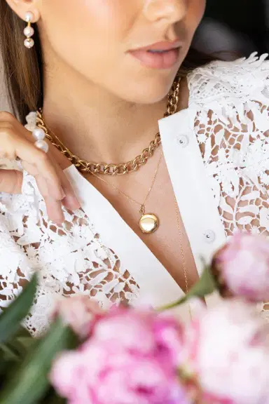 MONICA RICH KOSANN Slim Quinn Locket Necklace | Thumbnail 2 MONICA RICH KOSANN Slim Quinn Locket Necklace | Thumbnail 2