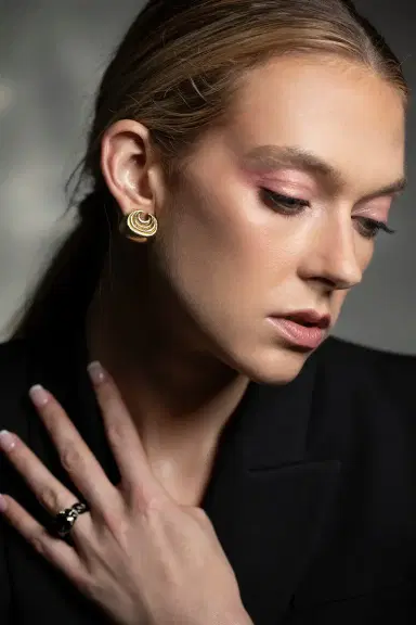 DAVID WEBB Small Concentric Crescent Earrings | Thumbnail 3 DAVID WEBB Small Concentric Crescent Earrings | Thumbnail 3
