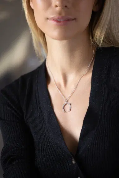 Sylva & Cie Small Horseshoe Pendant Necklace | Thumbnail 2