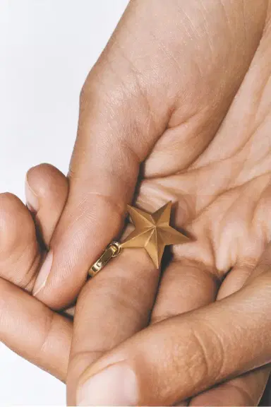 Marie Lichtenberg Small Star Pendant | Thumbnail 10