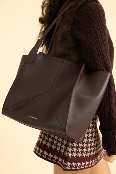 Victoria Beckham Small Victoria Tote - Burgundy | Thumbnail 4