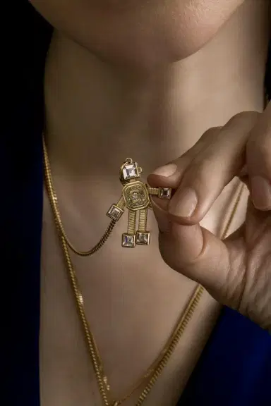 VAN Sogno Heart Midi Robot Pendant | Thumbnail 4