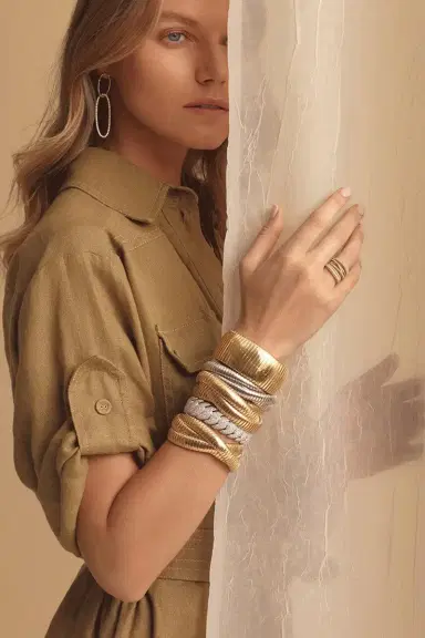 SIDNEY GARBER Three Band Yellow Gold Rolling Bracelet | Thumbnail 3 SIDNEY GARBER Three Band Yellow Gold Rolling Bracelet | Thumbnail 3