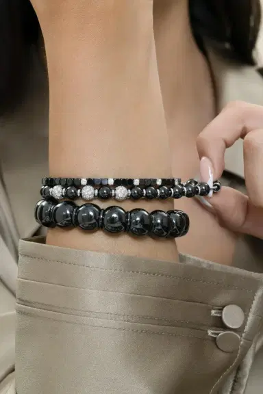 ROBERTO DEMEGLIO Three Diamond Bead Black Sfera Stretch Bracelet | Thumbnail 3
