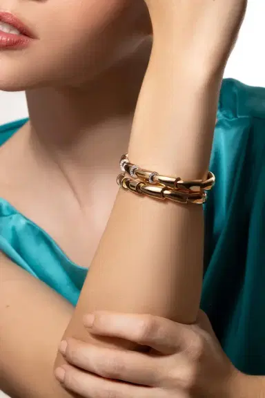 Vhernier Three Diamond Dial Bracelet | Thumbnail 3
