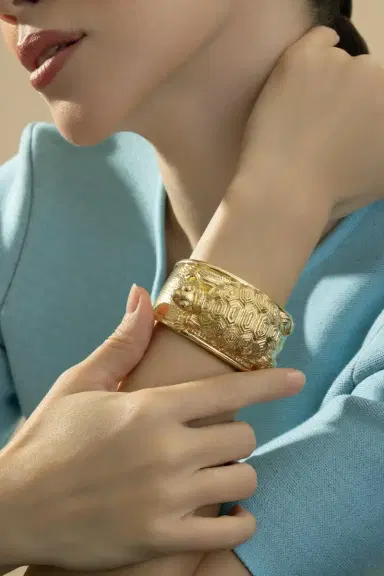 DAVID WEBB Tortoise Repousse Bracelet | Thumbnail 2