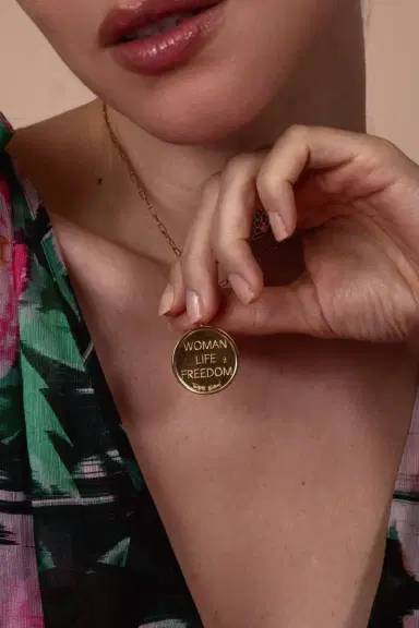 TANYA FARAH Tree of Life Diamond Disc Necklace | Thumbnail 3