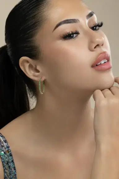LISA NIK Tsavorite Garnet Graduated Hoop Earrings | Thumbnail 3