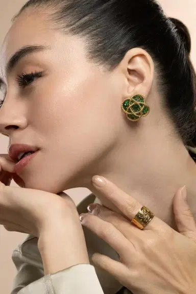 VERDURA Tsavorite Garnet Quatrefoil Earrings | Thumbnail 4