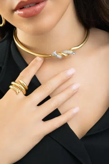 DAVID WEBB Two Tone Hammered Twisted Nail Necklace | Thumbnail 3
