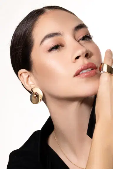 Vhernier Verso Medio Earrings | Thumbnail 3