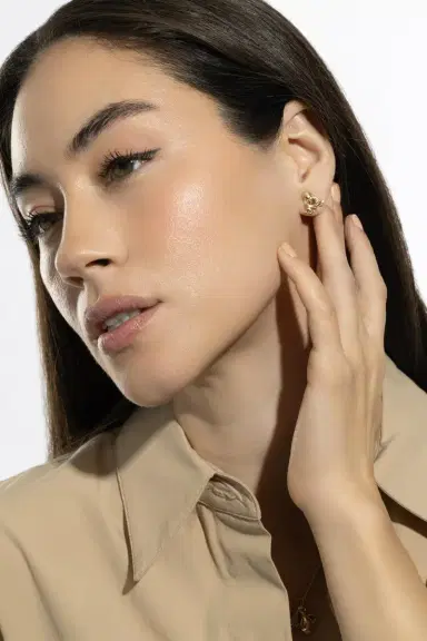 Brent Neale Virgo Zodiac Stud Earrings | Thumbnail 4 Brent Neale Virgo Zodiac Stud Earrings | Thumbnail 4