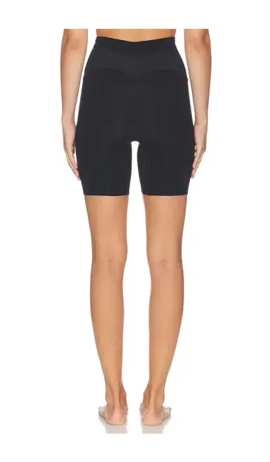 Spanx Sculpt Gofigure Mid Thigh Short | Thumbnail 3