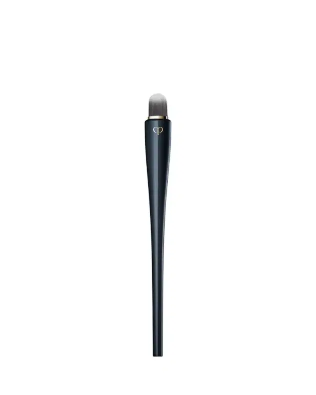 Cle de Peau Beaute Concealer Brush