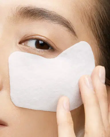 Shiseido Vital Perfection Uplifting & Firming Express Eye Mask | Thumbnail 4 Shiseido Vital Perfection Uplifting & Firming Express Eye Mask | Thumbnail 4