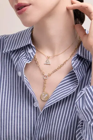 Foundrae Resilience - Diamond Pavé Blossom Belcher Necklace | Thumbnail 4