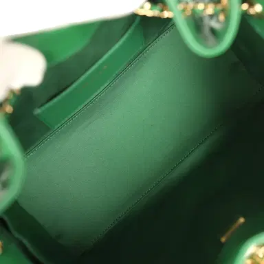 Chanel Chanel Small 25 Hobo Bag Green Caviar Gold Hardware | Thumbnail 8