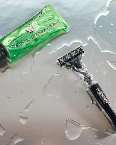 C.O. Bigelow Premium Shave Gift Kit | Thumbnail 3 C.O. Bigelow Premium Shave Gift Kit | Thumbnail 3