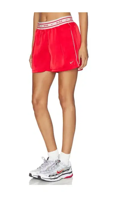 Nike Women's Loose Shorts | Thumbnail 1 Nike Women's Loose Shorts | Thumbnail 1
