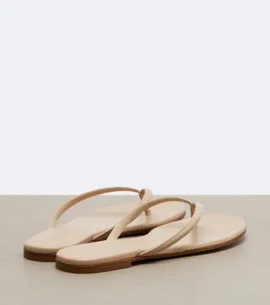 Gianvito Rossi Calypso leather thong sandals | Thumbnail 2