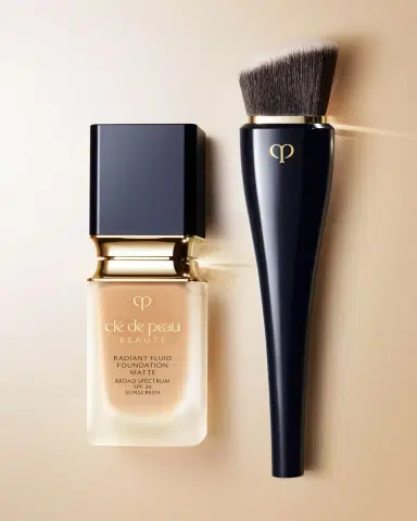 CLÉ DE PEAU BEAUTÉ High Coverage Foundation Brush | Thumbnail 2