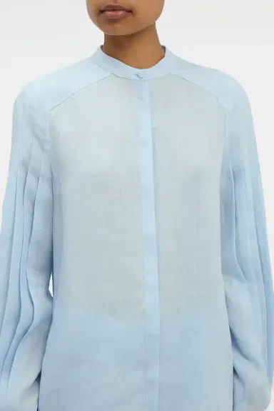 Gabriela Hearst Laetitia Blouse in Light Blue Aloe Linen | Thumbnail 5