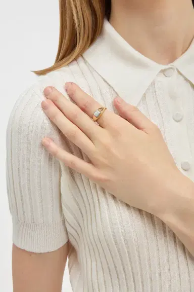 Gabriela Hearst Small Ring in 18K Yellow Gold & Howlite Stone | Thumbnail 2