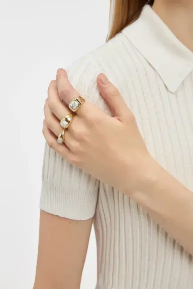 Gabriela Hearst Small Ring in 18K Yellow Gold & Howlite Stone | Thumbnail 6