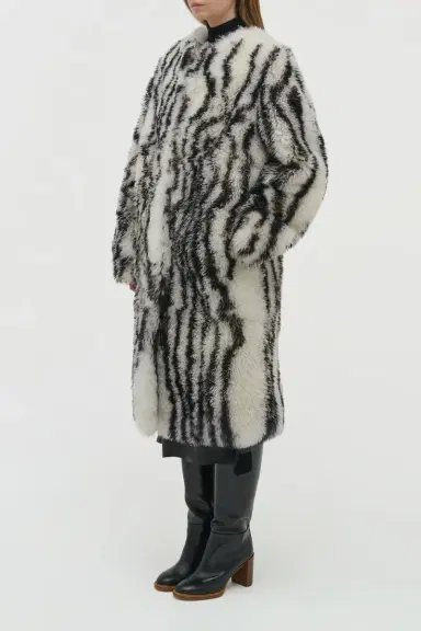 Gabriela Hearst Ebel Coat in & Black Cashmere Shearling | Thumbnail 4 Gabriela Hearst Ebel Coat in & Black Cashmere Shearling | Thumbnail 4